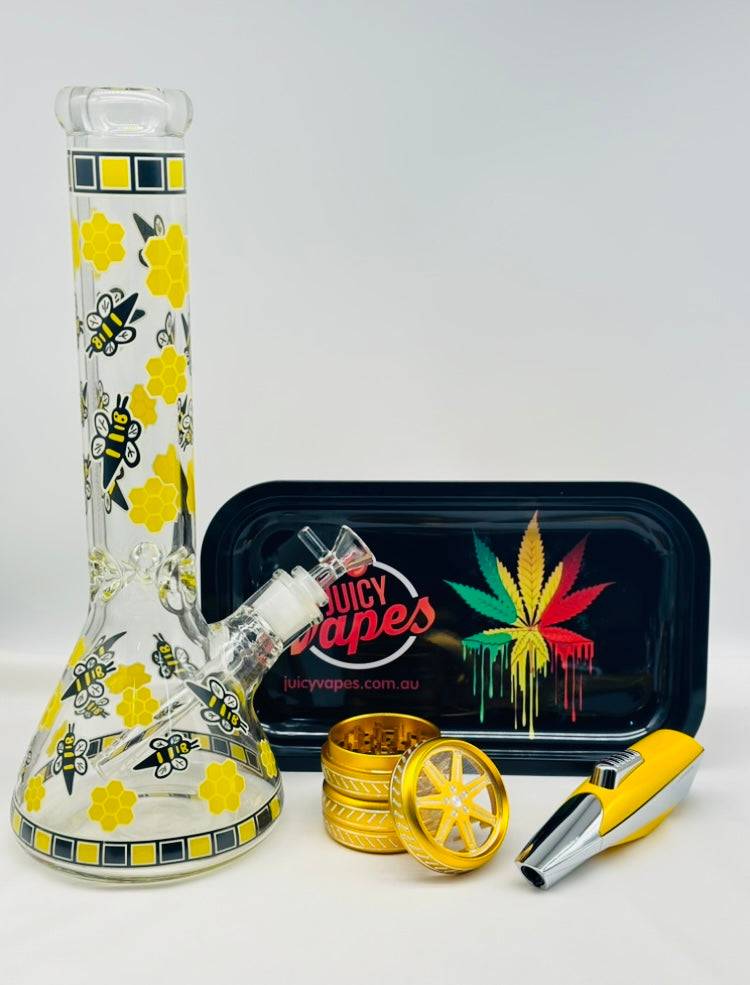 Gift Set Large 34cm Water Pourer, Jet Lighter, Rolling Tray and Grinder.