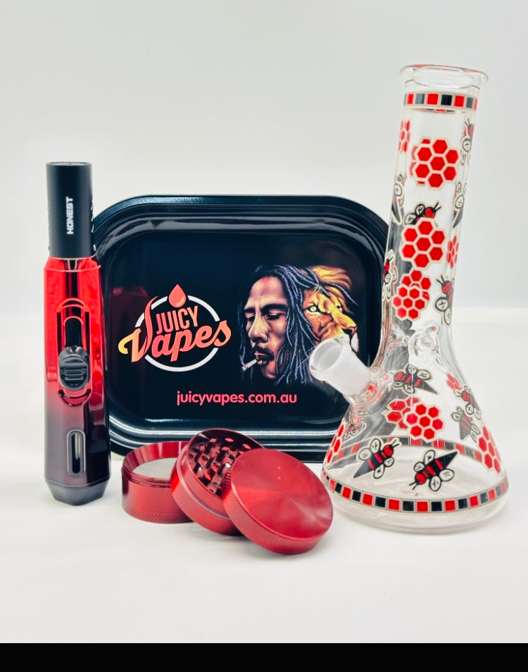 Gift Set 20cm Water Pourer, Jet Lighter, Rolling Tray and Grinder.