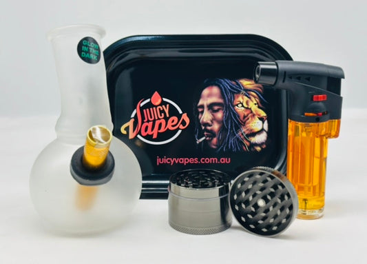 Gift Set 14cm Water Pourer, Jet Lighter, Rolling Tray and Grinder.