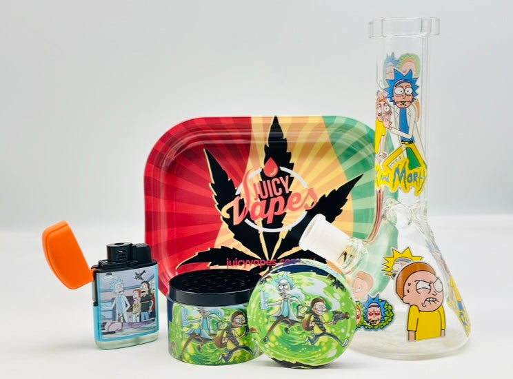 Gift Set Rick&Morty Water Pourer, Jet Lighter, Rolling Tray and Grinder.