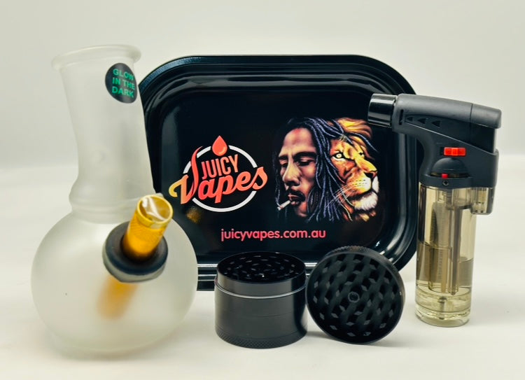 Gift Set 14cm Water Pourer, Jet Lighter, Rolling Tray and Grinder.